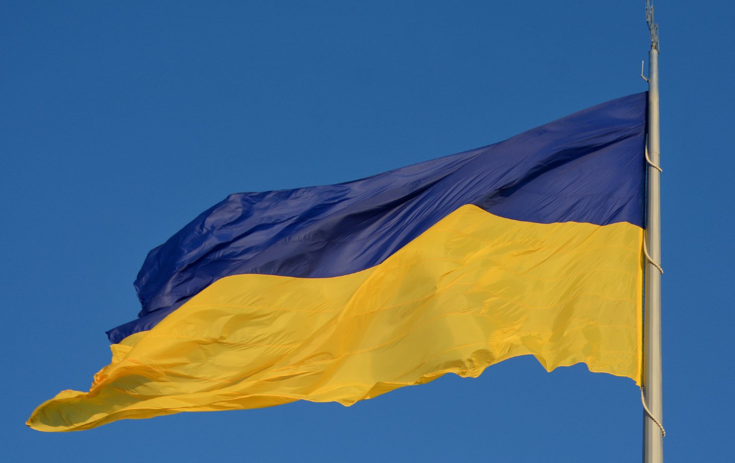 Ukraine's biggest flag flies some 90 meters above Kyiv
