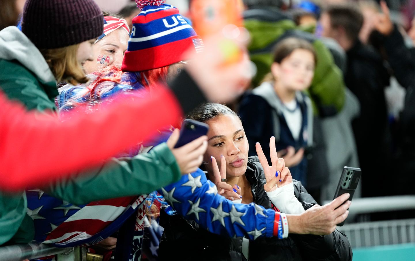 fans posing with team USA player women's world cup 2023 new zealand