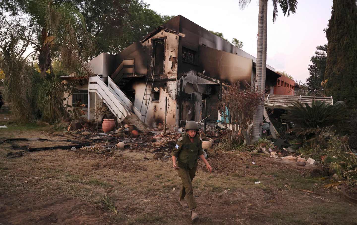 Israeli soldier at border near gaza