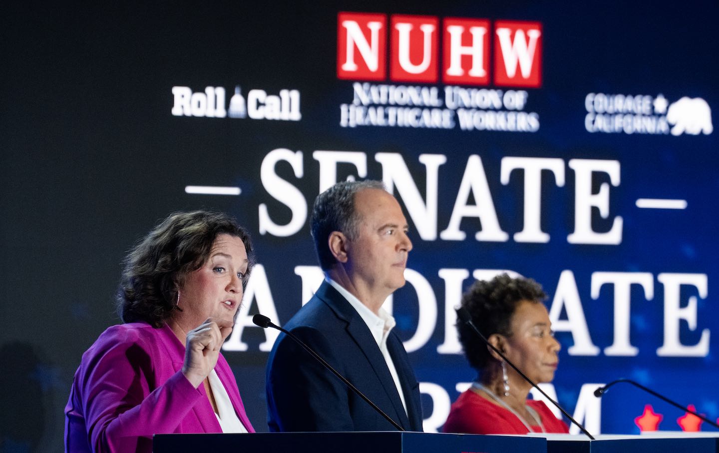 De gauche à droite, les représentants américains de Californie Katie Porter, Adam Schiff et Barbara Lee, candidats démocrates au Sénat de Californie, participent au forum des candidats au Sénat du Syndicat national des travailleurs de la santé au centre-ville de Los Angeles le dimanche 8 octobre 2023.