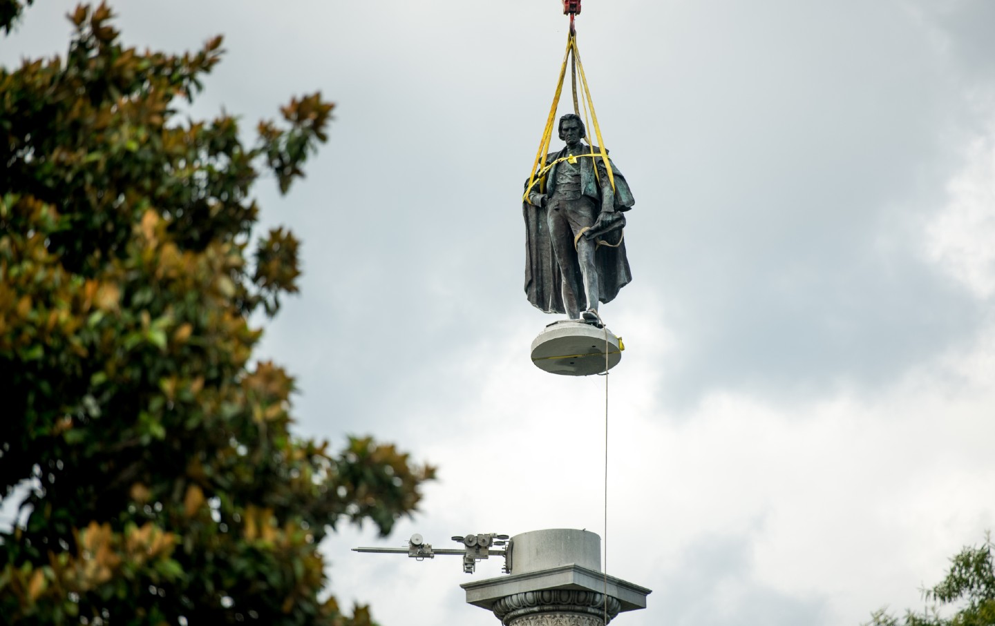 Charleston Removes John C. Calhoun Statue From City's Marion Square