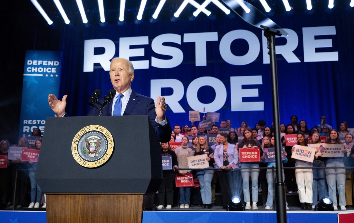 This image has an empty alt attribute; its file name is GettyImages-1948402901.jpg President Joe Biden speaks during a campaign rally to 