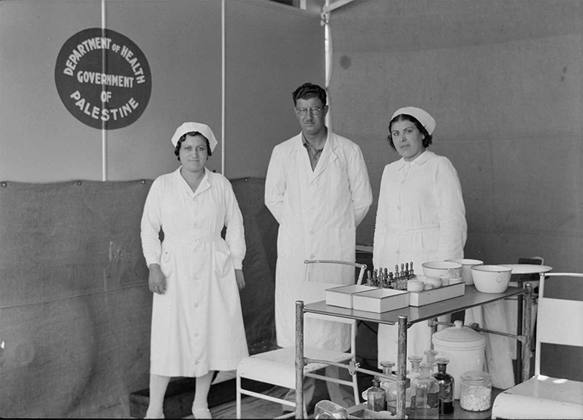 A mobile eye clinic from the Palestinian Government Department of Health, northeast of Gaza, August 1939.