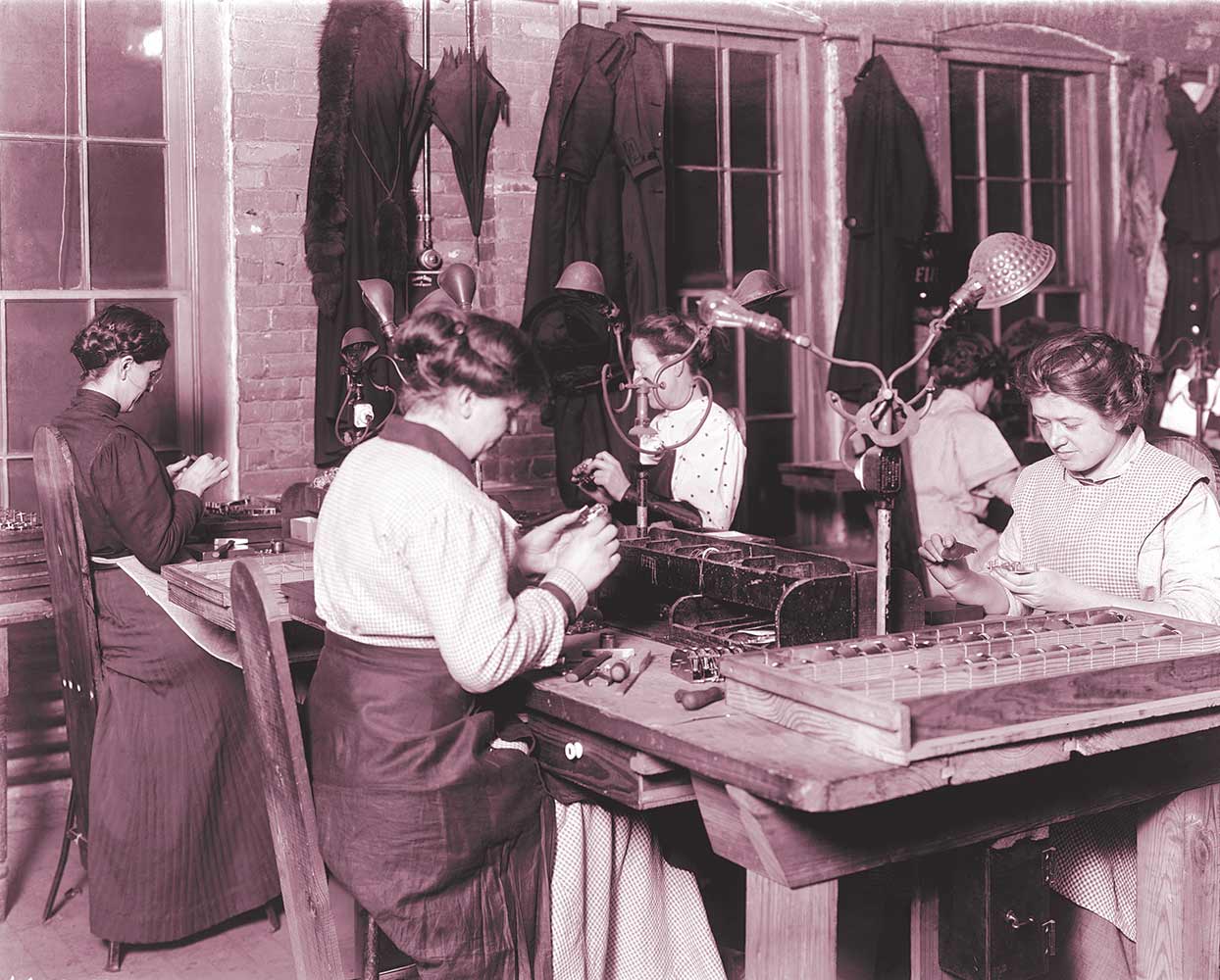 Women assemble parts at a General Electric plant in Lynn, Massachusetts, that would figure prominently in the post–World War I labor uprising.