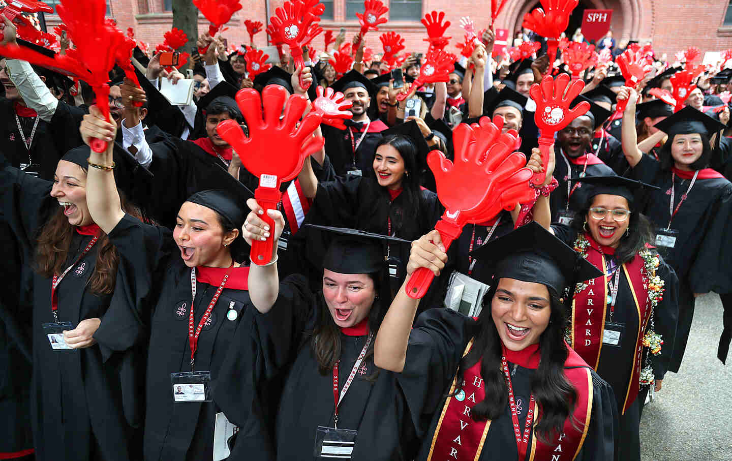Why Harvard Won’t Settle—plus the Struggles of Supermarket Workers